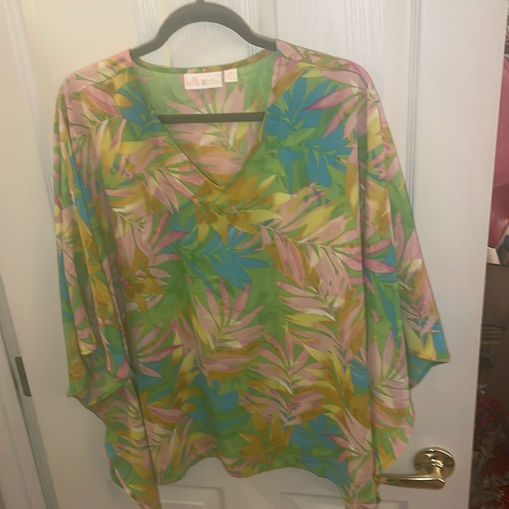 BELLE BY KIM GRAVEL |‎ Woven Aloha Poncho blouse, size medium - EUC